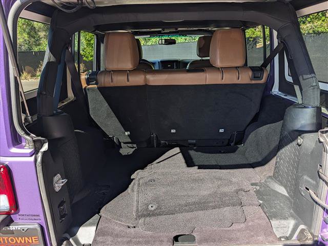 Used 2017 Jeep Wrangler Unlimited Sahara w/ Connectivity Group AWD/4WD image 18