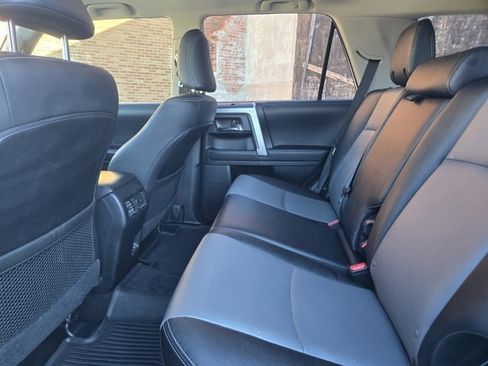 Used 2021 Toyota 4Runner SR5 Premium image 19