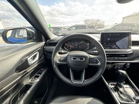 Used 2022 Jeep Compass Altitude image 14