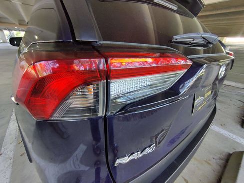 Used 2021 Toyota RAV4 XLE image 16