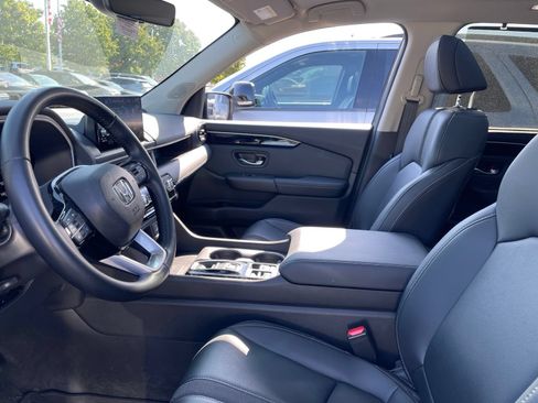 Used 2024 Honda Pilot Touring image 5