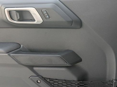 New 2025 Ford Bronco Badlands image 15