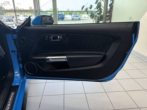 Used 2017 Ford Mustang GT Premium w/ Black Accent Package RWD image 18