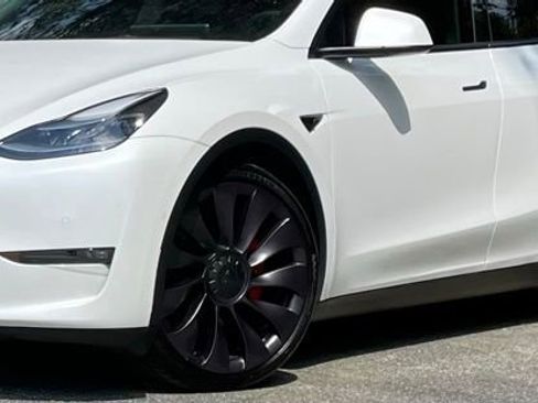 Used 2021 Tesla Model Y Performance image 2