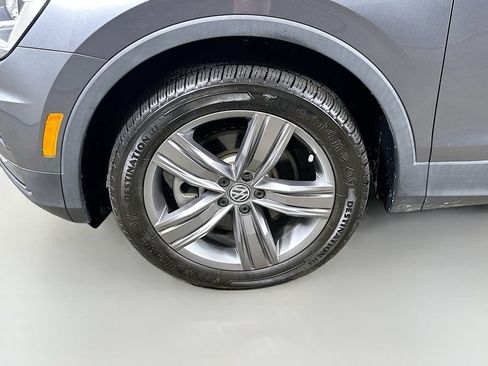 Used 2021 Volkswagen Tiguan SEL FWD image 8