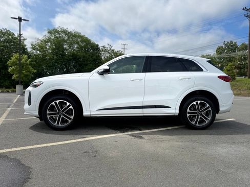 Used 2025 Audi Q5 Premium w/ Convenience Package AWD/4WD image 3