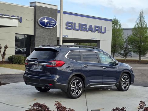 Used 2023 Subaru Ascent Touring AWD/4WD image 5