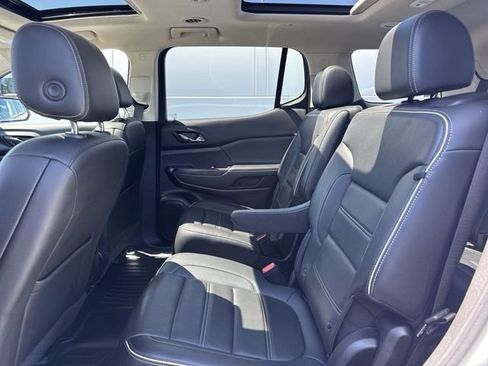 Used 2023 GMC Acadia Denali w/ Denali Technology Package FWD image 9