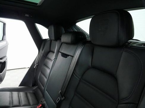 New 2026 Porsche Macan image 23