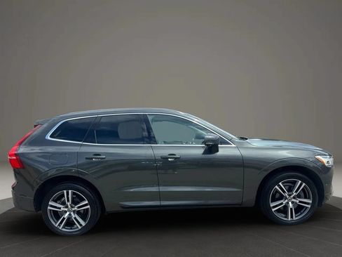 Used 2018 Volvo XC60 T6 Momentum w/ Convenience Package AWD/4WD image 4