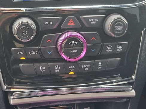 Used 2022 Jeep Grand Cherokee Laredo X AWD/4WD image 23