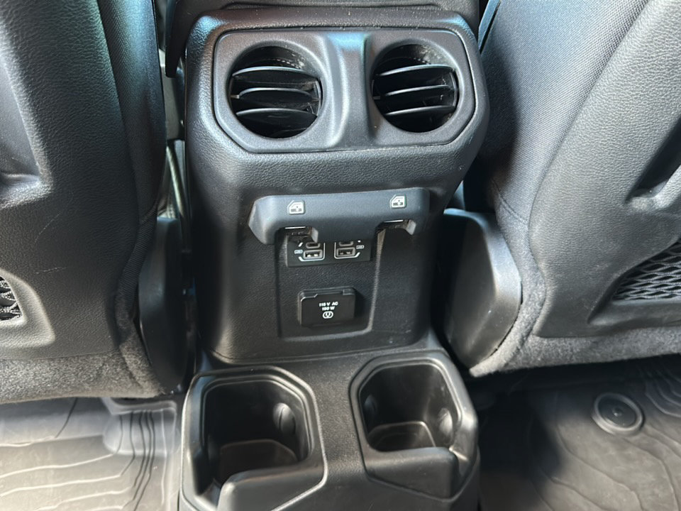 Used 2022 Jeep Wrangler Unlimited Rubicon w/ LED Lighting Group AWD/4WD image 20
