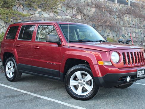 Used 2011 Jeep Patriot Sport w/ PWR Value Group AWD/4WD image 4