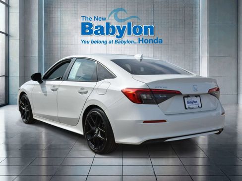 Used 2024 Honda Civic Sport image 3