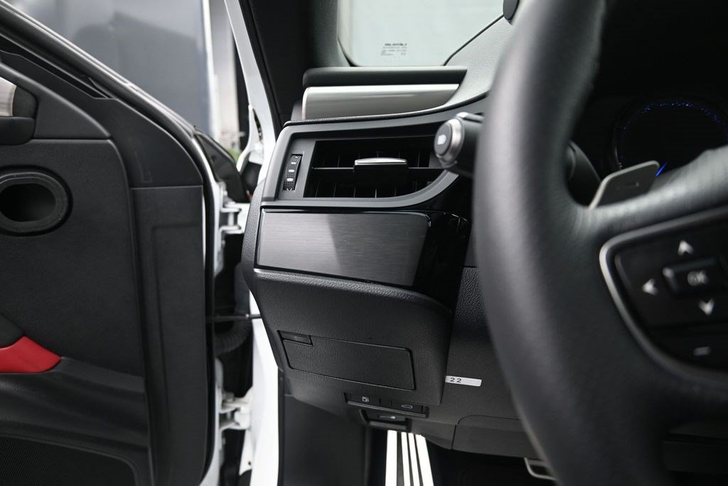 Used 2024 Lexus ES 350 F Sport w/ Accessory Package (Z2) FWD image 29