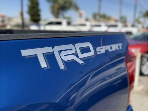 Used 2017 Toyota Tacoma TRD Sport w/ Tow Package RWD image 21