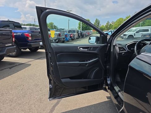 Used 2018 Ford Edge SEL w/ Equipment Group 201A AWD/4WD image 20