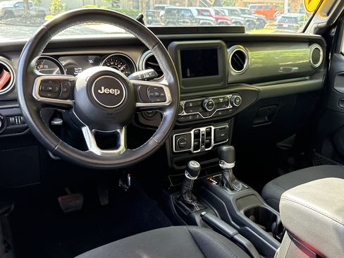 Used 2021 Jeep Gladiator Overland AWD/4WD image 23