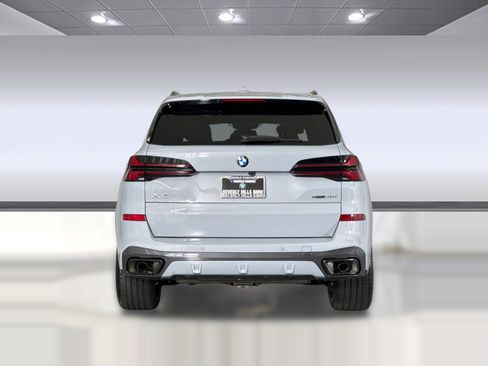Used 2026 BMW X5 sDrive40i w/ M Sport Package RWD image 9