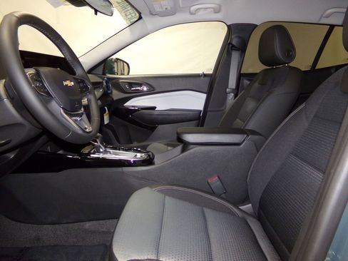 New 2025 Chevrolet Trax LT w/ Driver Confidence Package image 15
