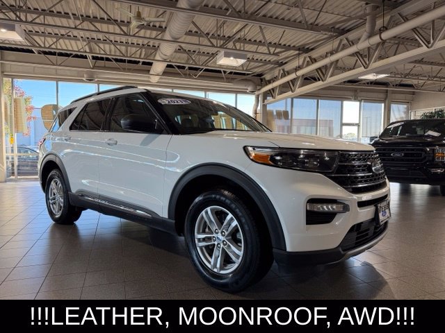 Used 2023 Ford Explorer XLT AWD/4WD image 2