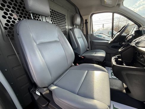 Used 2018 Ford Transit 150 130 Low Roof RWD image 25