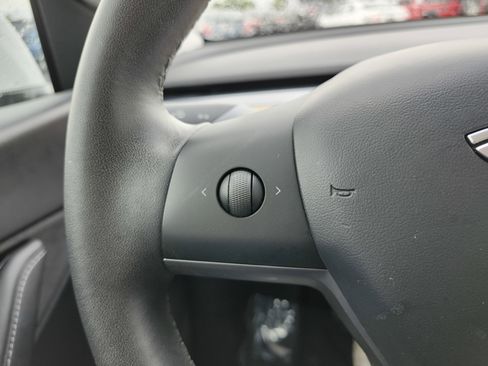 Used 2020 Tesla Model Y Long Range AWD/4WD image 35