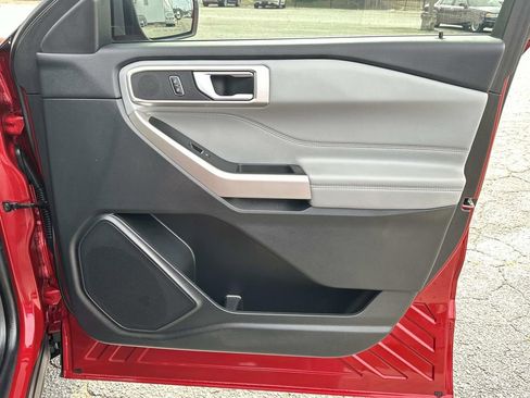 Used 2023 Ford Explorer XLT w/ Equipment Group 202A image 14