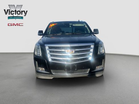 Used 2020 Cadillac Escalade Premium Luxury AWD/4WD image 2