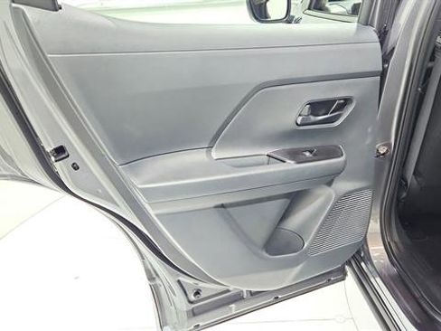 Used 2025 Nissan Kicks S image 28