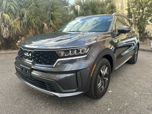 Used 2022 Kia Sorento S FWD image 1