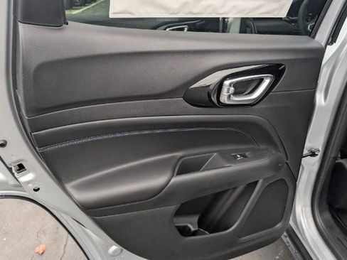 New 2026 Jeep Compass Latitude image 10