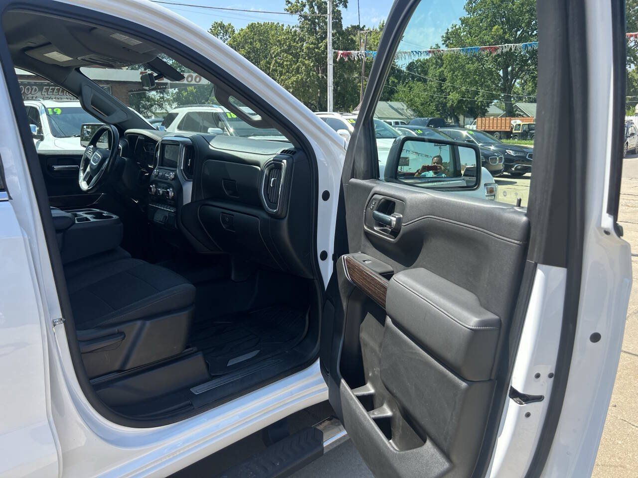 Used 2020 GMC Sierra 1500 SLE w/ SLE Value Package AWD/4WD image 22