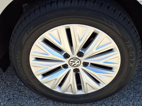 Used 2020 Volkswagen Jetta S w/ Driver Assistance Package FWD image 9
