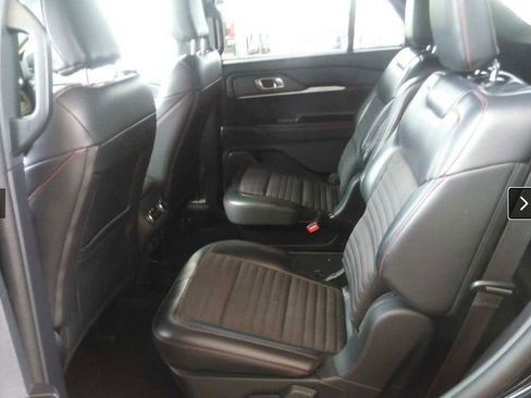 Used 2025 Ford Explorer ST-Line AWD/4WD image 6