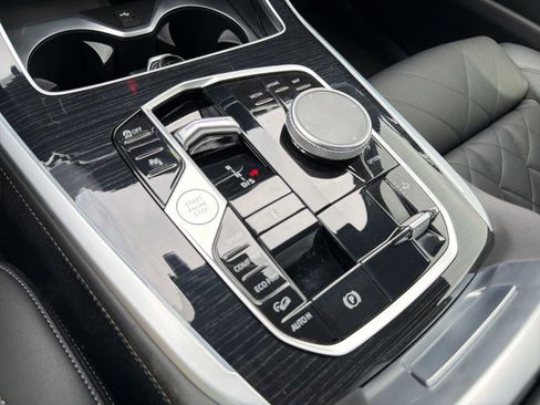 Certified 2023 BMW X7 xDrive40i w/ M Sport Package AWD/4WD image 17