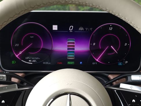 Used 2023 Mercedes-Benz EQS 450+ SUV image 39