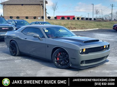 Used 2017 Dodge Challenger SRT Hellcat image 1