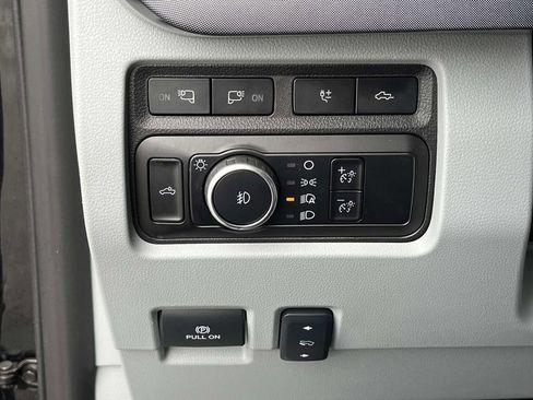 Used 2024 Ford F450 Limited w/ FX4 Off-Road Package image 28