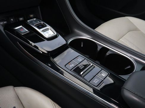 Used 2022 Hyundai Sonata Limited image 26