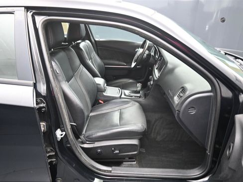Used 2016 Dodge Charger SXT w/ AWD Plus Group image 9