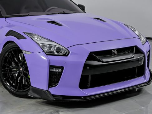 Used 2020 Nissan GT-R Premium AWD/4WD image 3