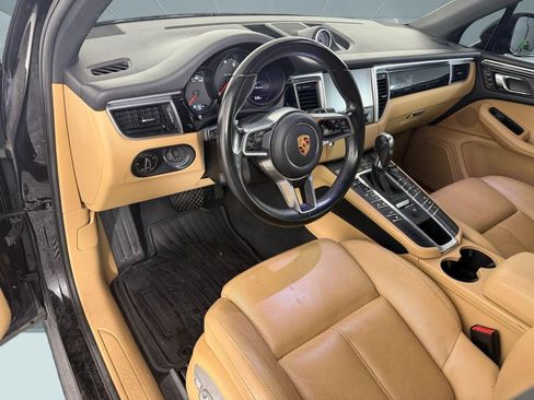 Used 2018 Porsche Macan AWD/4WD image 4