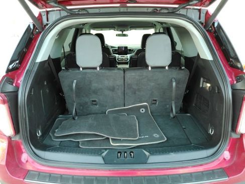 Used 2023 Ford Explorer XLT w/ Equipment Group 202A image 23