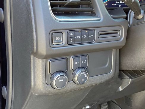 Used 2022 Chevrolet Tahoe RST w/ Sport Performance Package RWD image 12