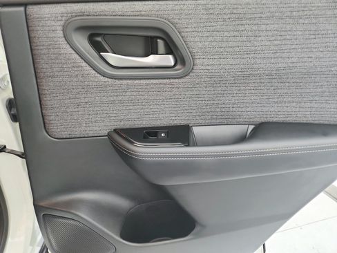 Used 2023 Nissan Rogue SV FWD image 39