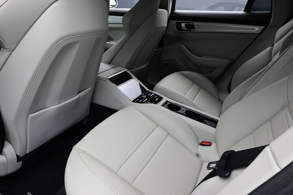 Certified 2023 Porsche Panamera AWD/4WD image 15