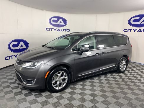 Used 2019 Chrysler Pacifica Limited FWD image 6