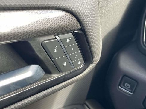 Used 2023 Chevrolet Silverado 1500 ZR2 w/ Technology Package image 26