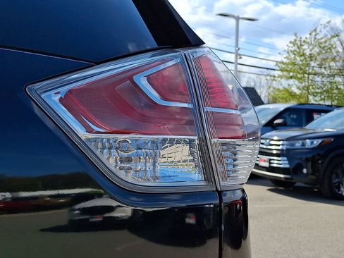 Used 2016 Nissan Rogue SV AWD/4WD image 31
